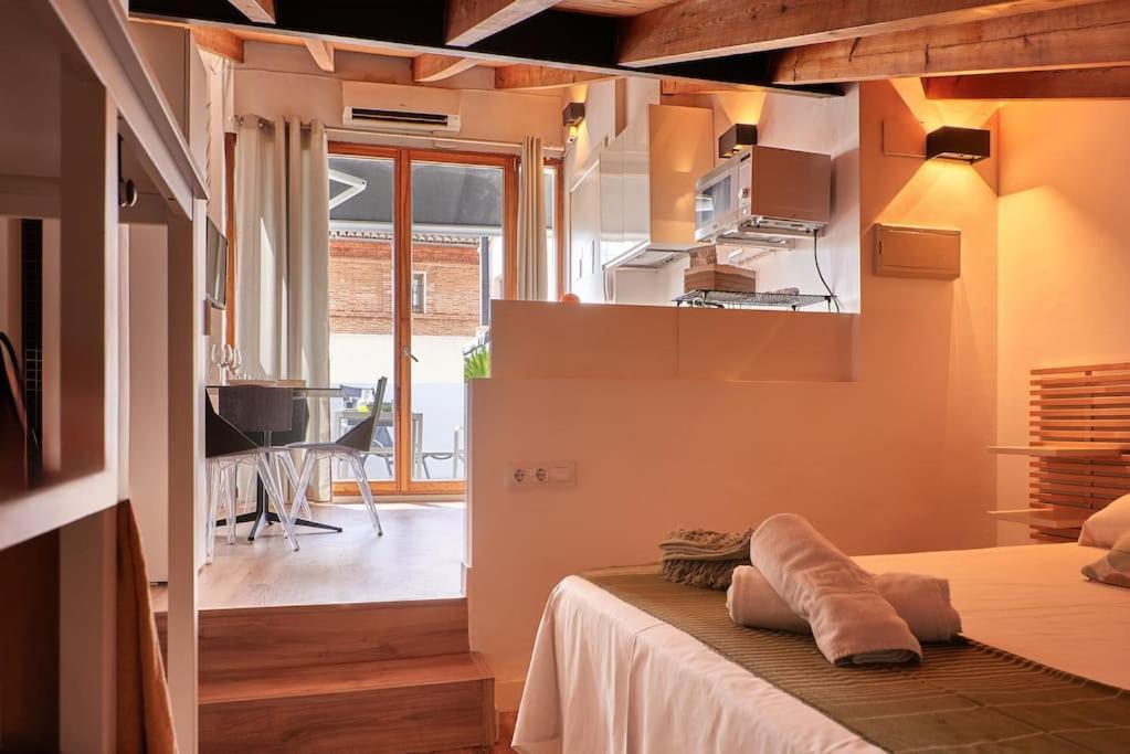 Sunny Cozy Penthouse With A Terrace At Plaza Del Carmen * Valenza